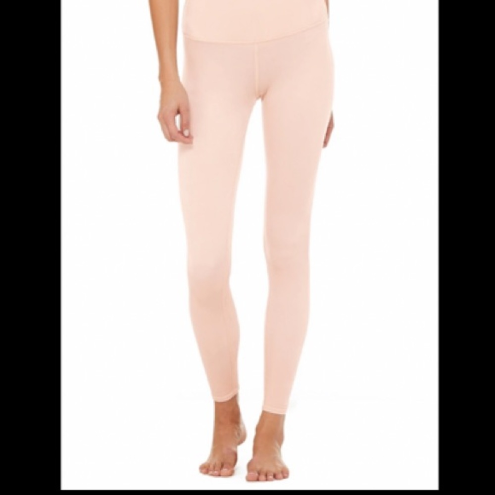 ALO Yoga Airbrush High Waist Leggings in Nectar